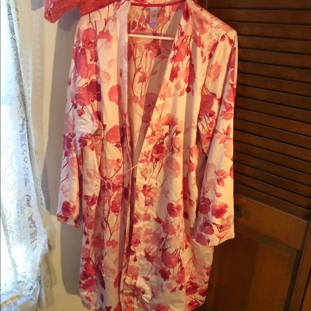 Secret Treasure Floral Silk robe